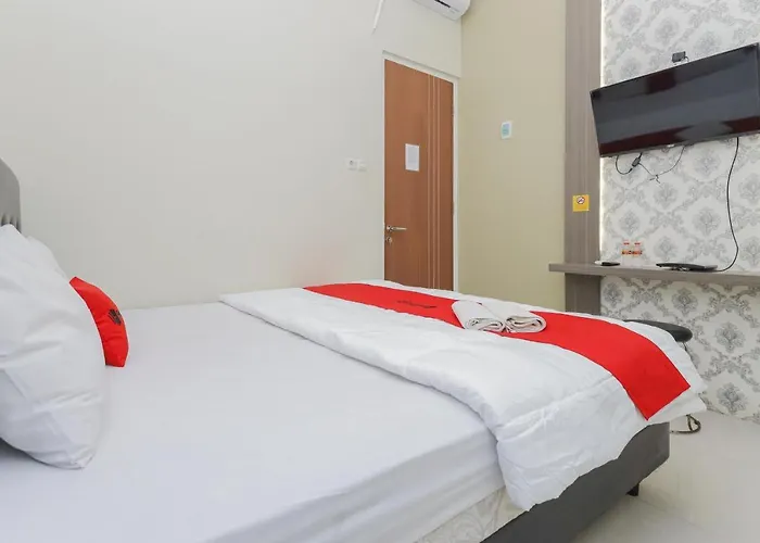 RedDoorz at Ngaggel Jaya Surabaya Hotel