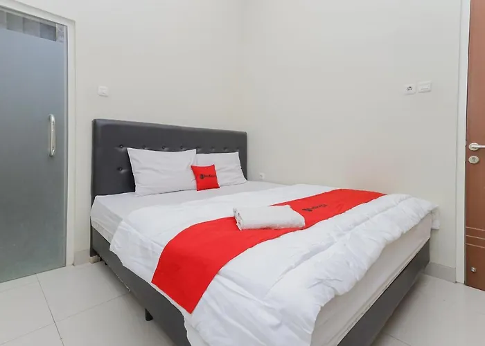 RedDoorz at Ngaggel Jaya Surabaya Hotel